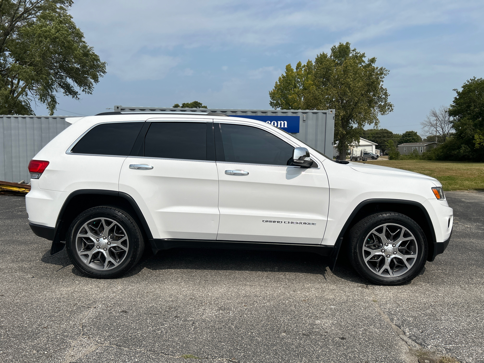 2016 Jeep Grand Cherokee Limited 3