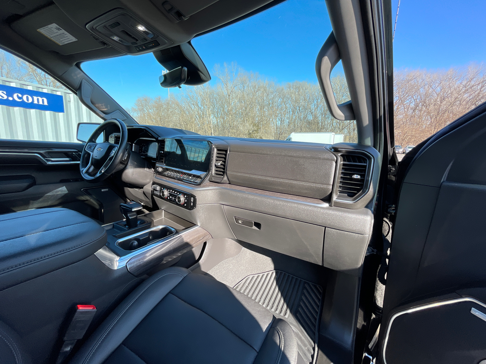 2023 Chevrolet Silverado 1500 LTZ 32