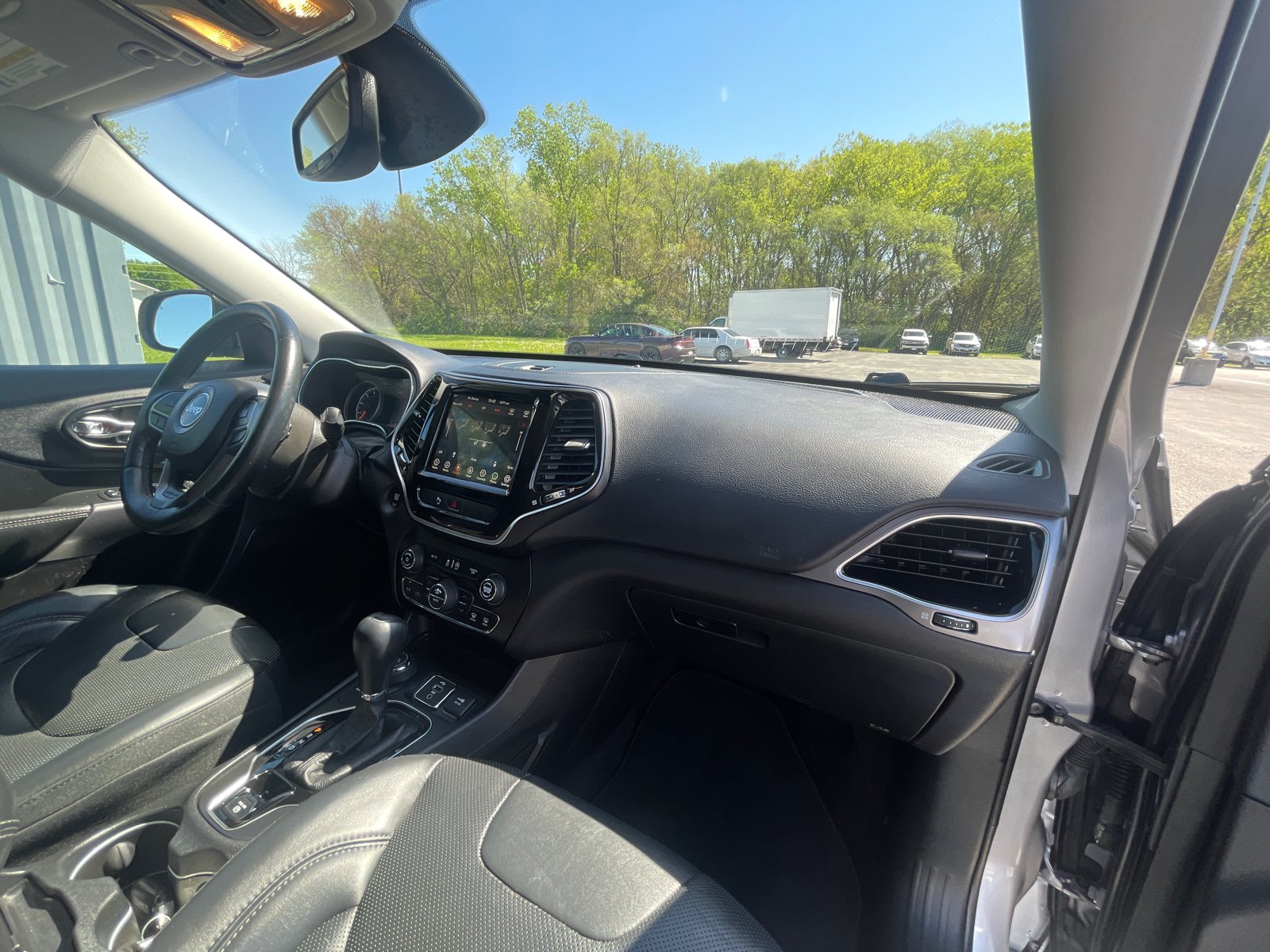 2019 Jeep Cherokee Limited 25