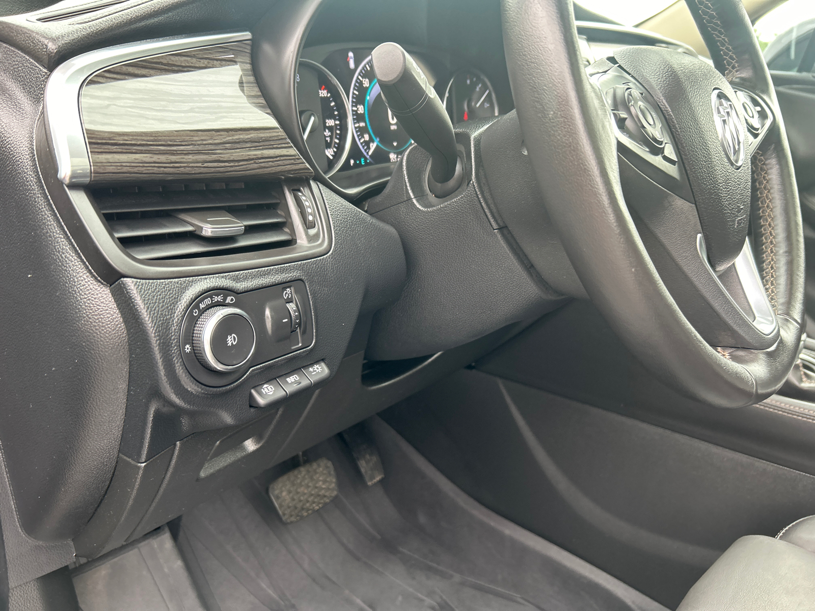 2018 Buick Envision Premium II 24
