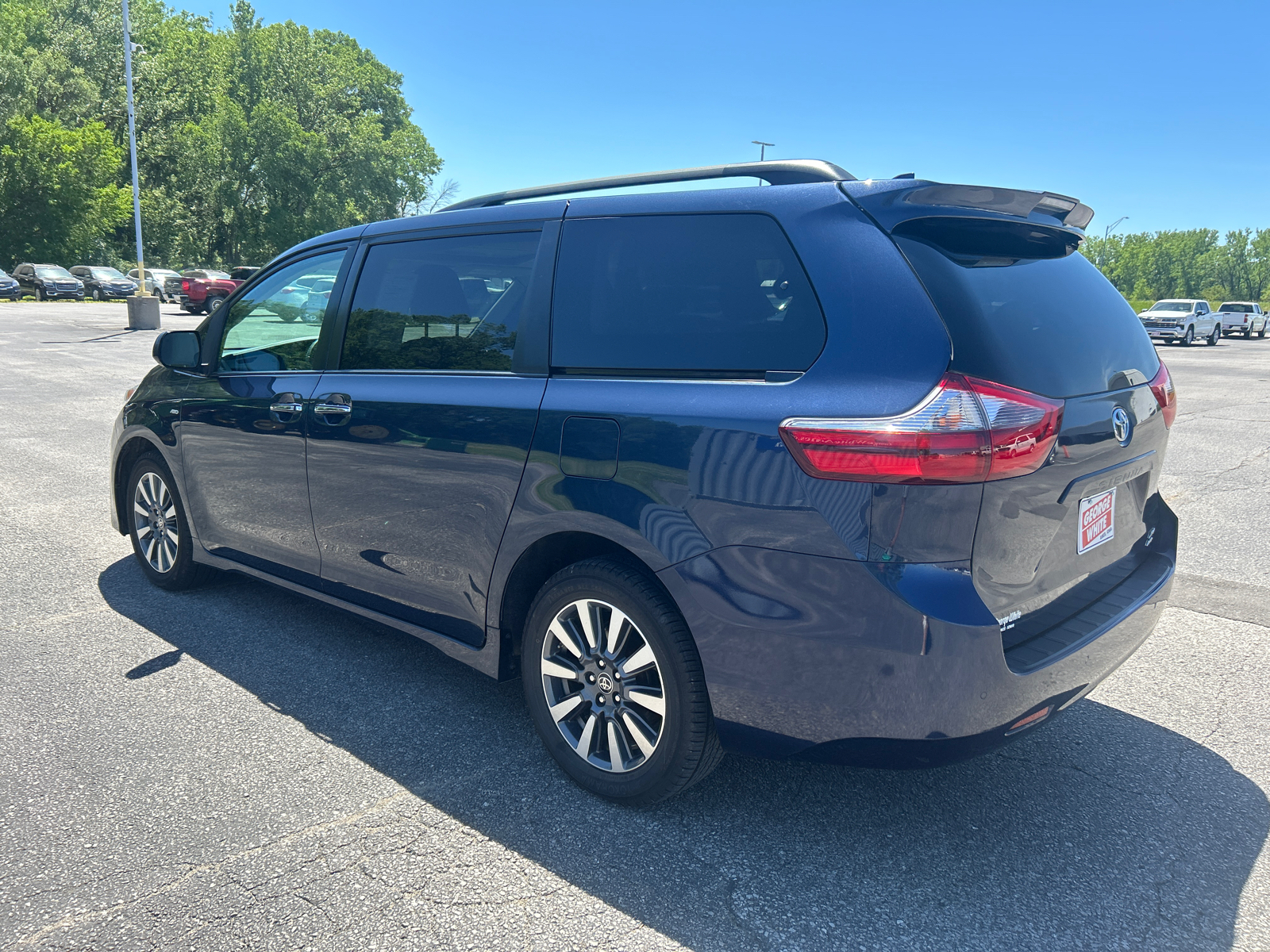 2020 Toyota Sienna XLE 6