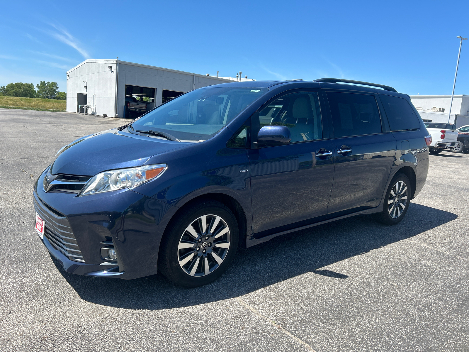 2020 Toyota Sienna XLE 8