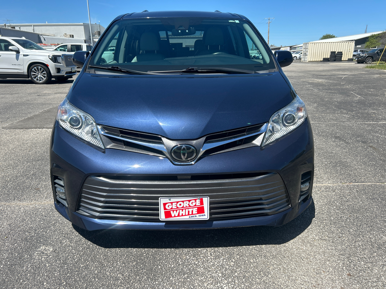 2020 Toyota Sienna XLE 9