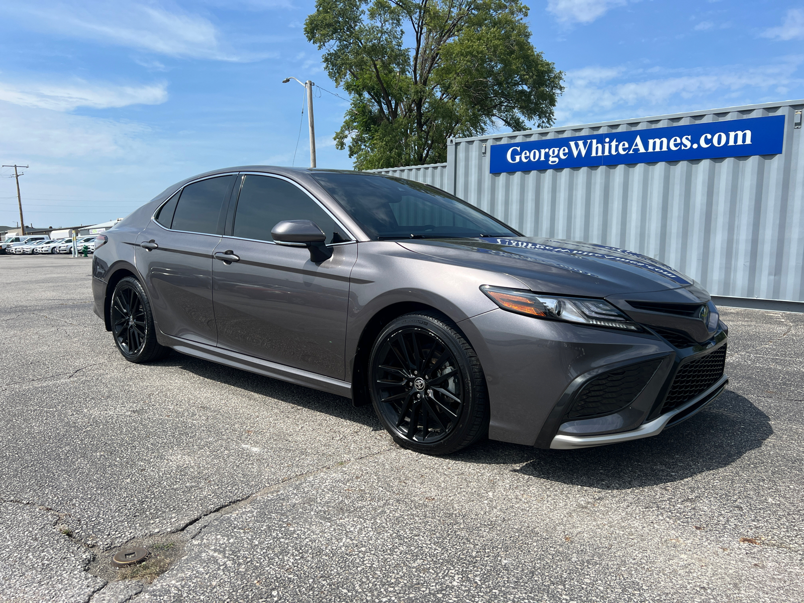 2021 Toyota Camry Hybrid XSE 1