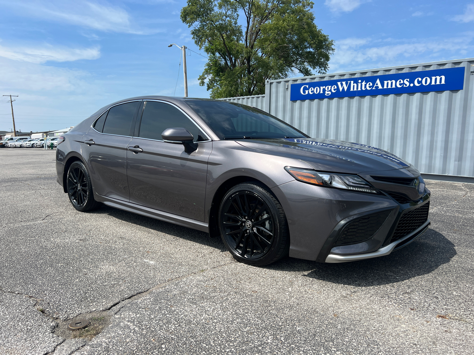 2021 Toyota Camry Hybrid XSE 2