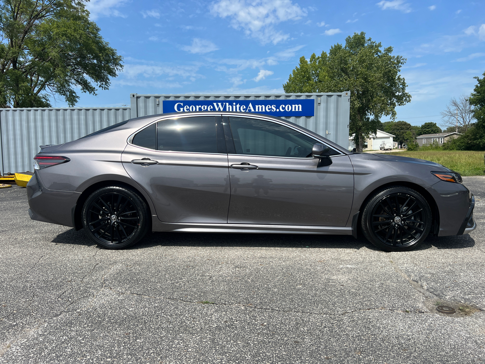 2021 Toyota Camry Hybrid XSE 3