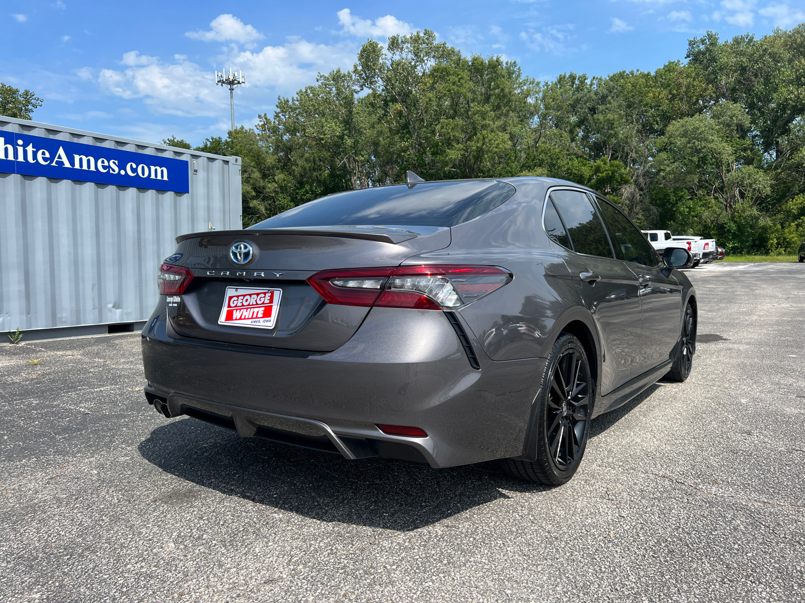 2021 Toyota Camry Hybrid XSE 4