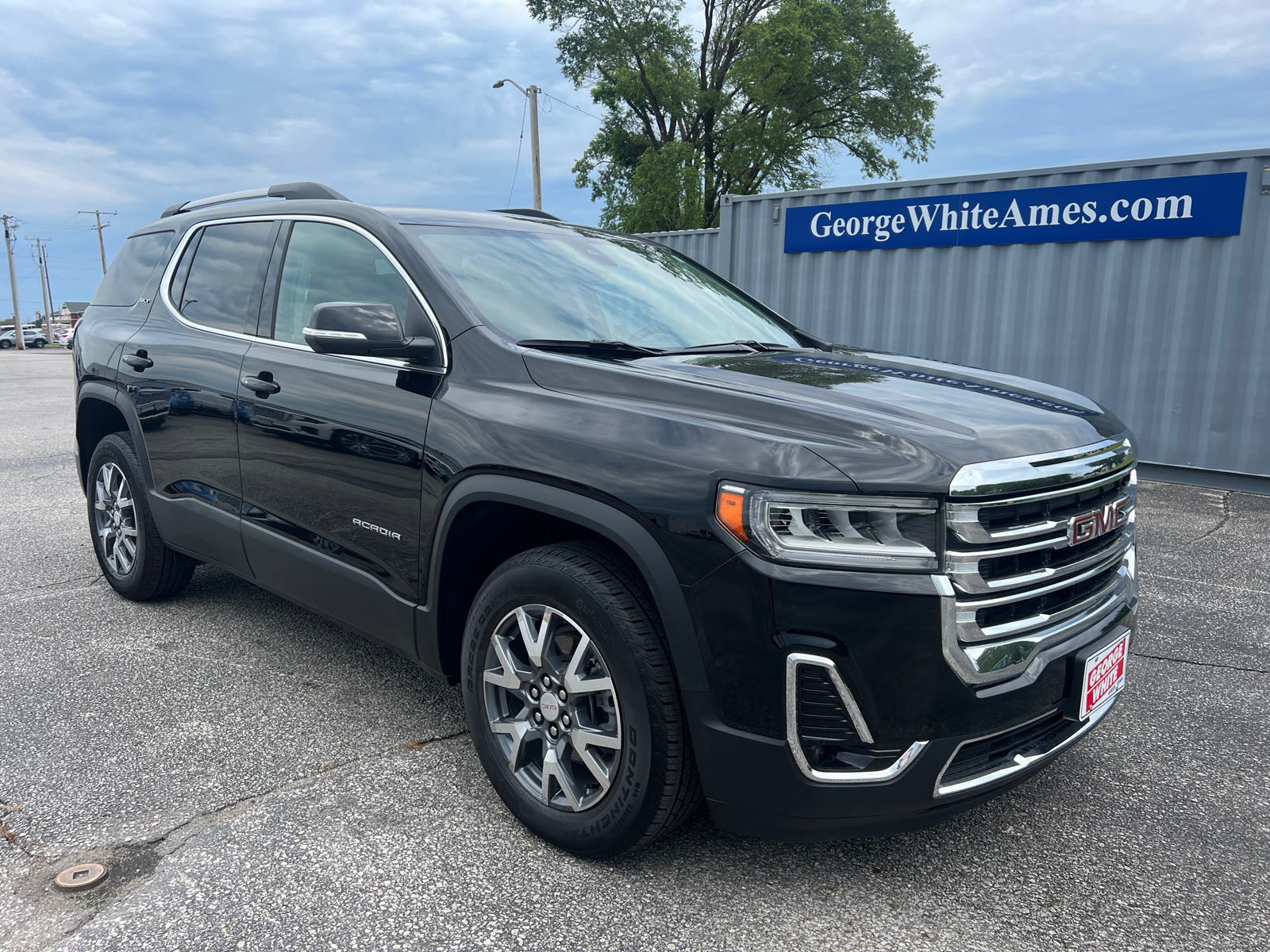 2023 GMC Acadia SLT 1