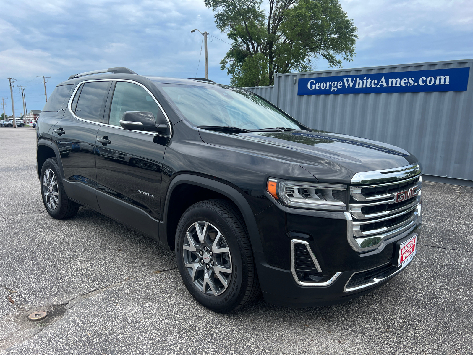 2023 GMC Acadia SLT 2