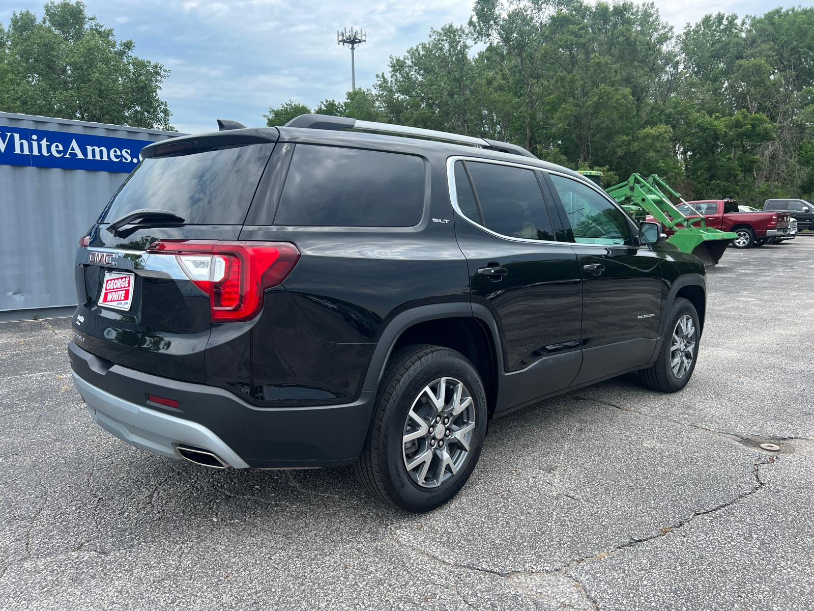 2023 GMC Acadia SLT 4