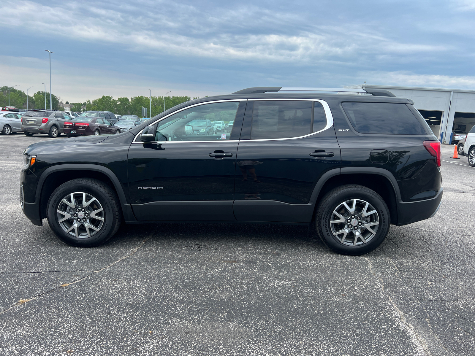 2023 GMC Acadia SLT 7