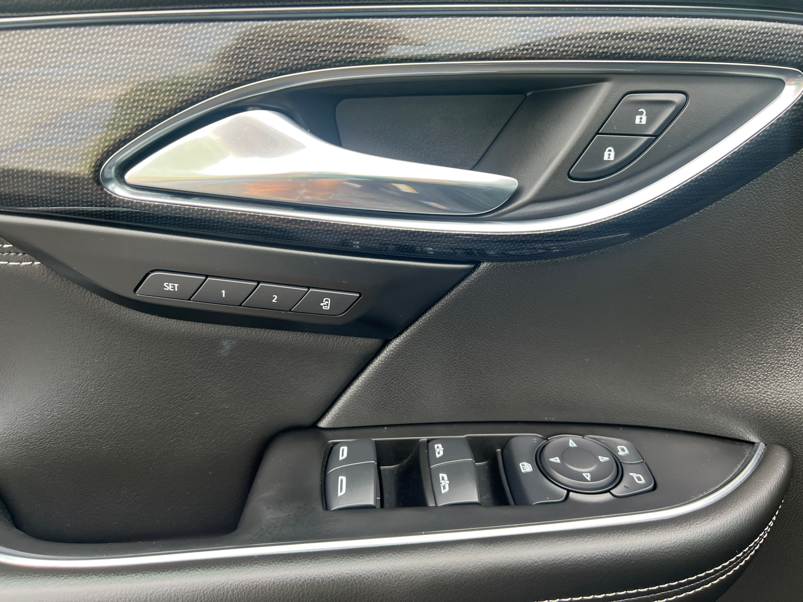 2021 Buick Envision Essence 18