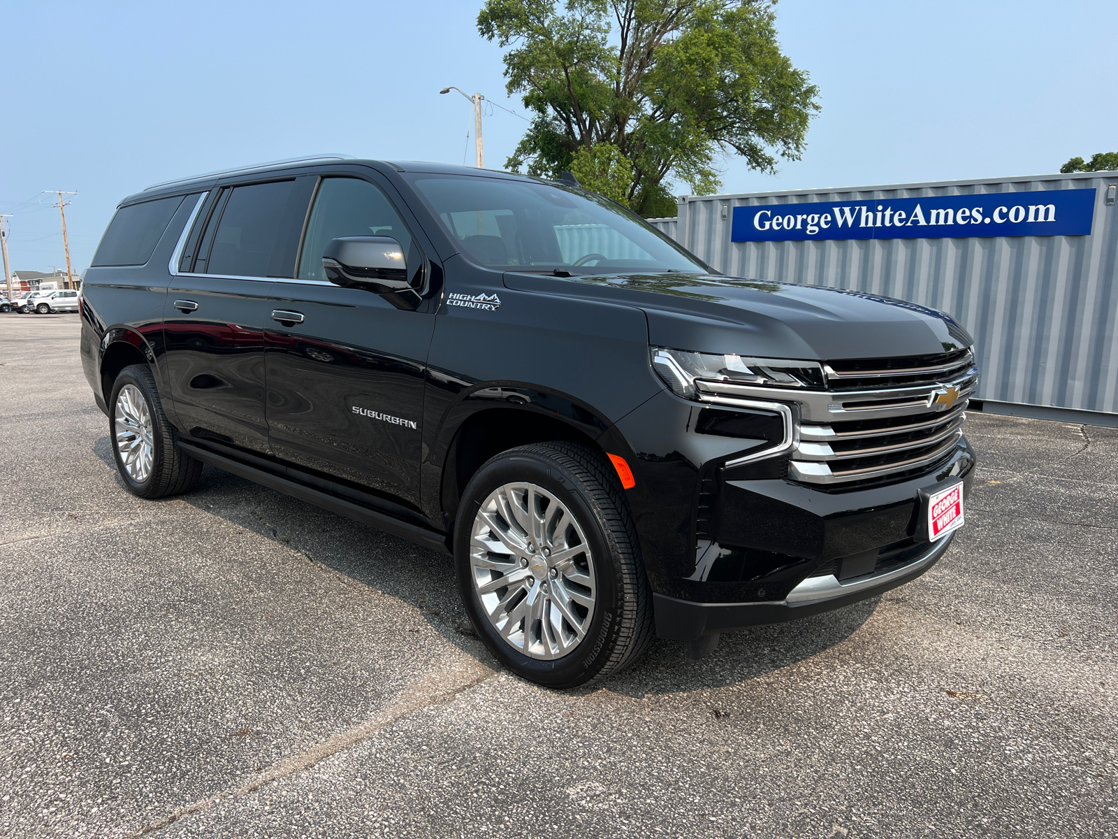 2023 Chevrolet Suburban High Country 2