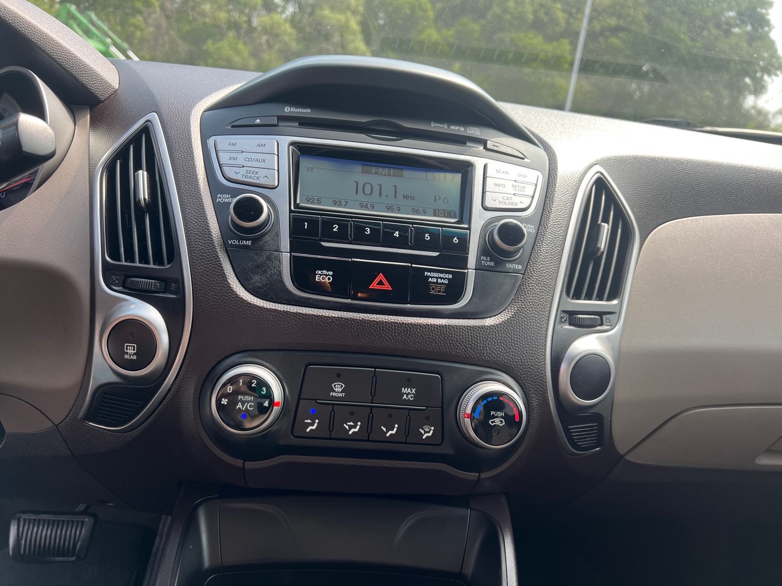 2012 Hyundai Tucson GLS 24