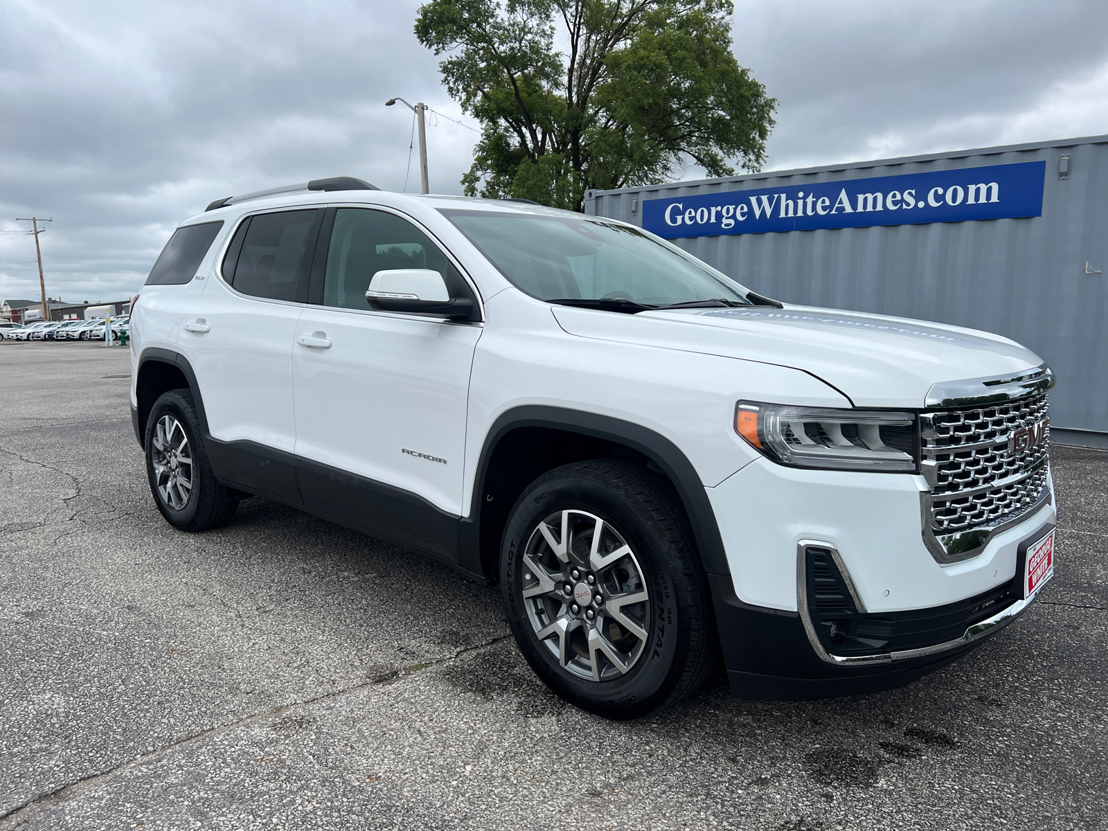 2023 GMC Acadia SLT 1