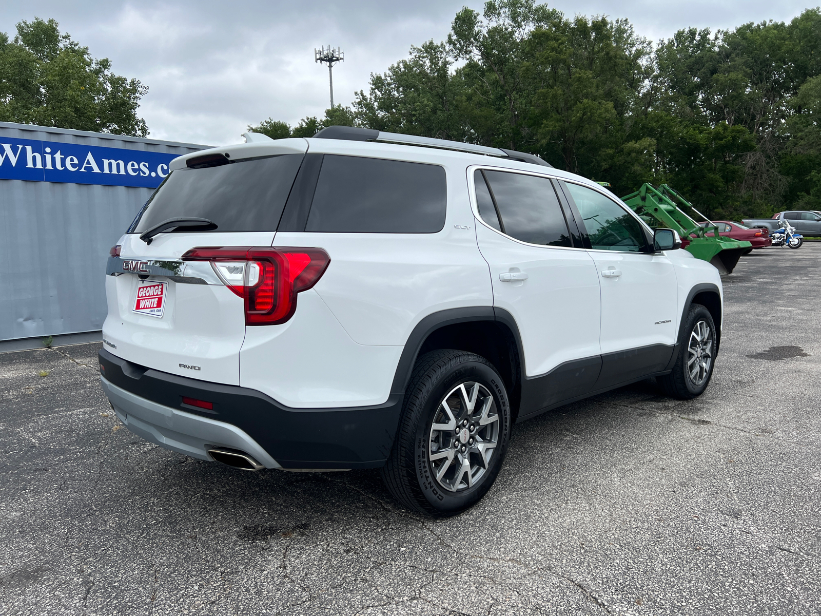 2023 GMC Acadia SLT 4