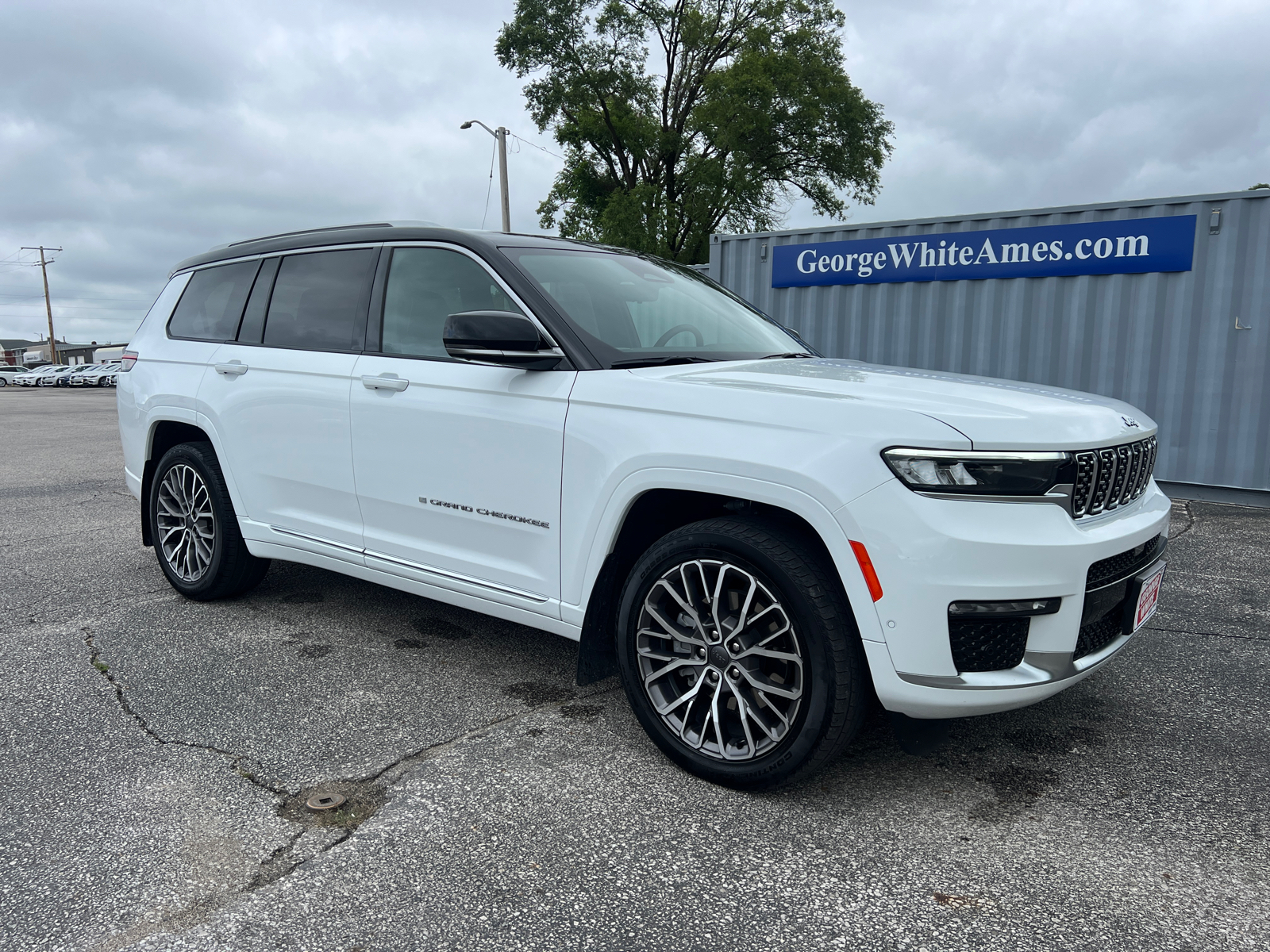 2023 Jeep Grand Cherokee L Summit 1