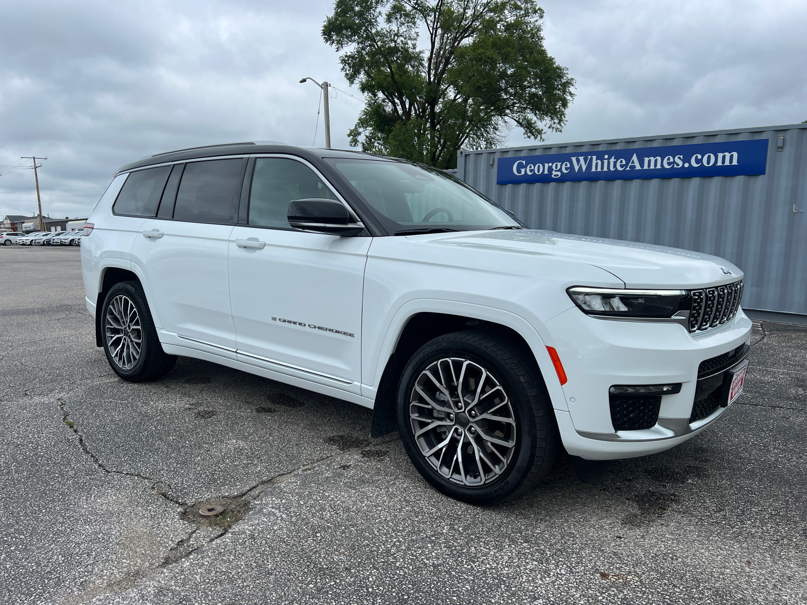 2023 Jeep Grand Cherokee L Summit 2