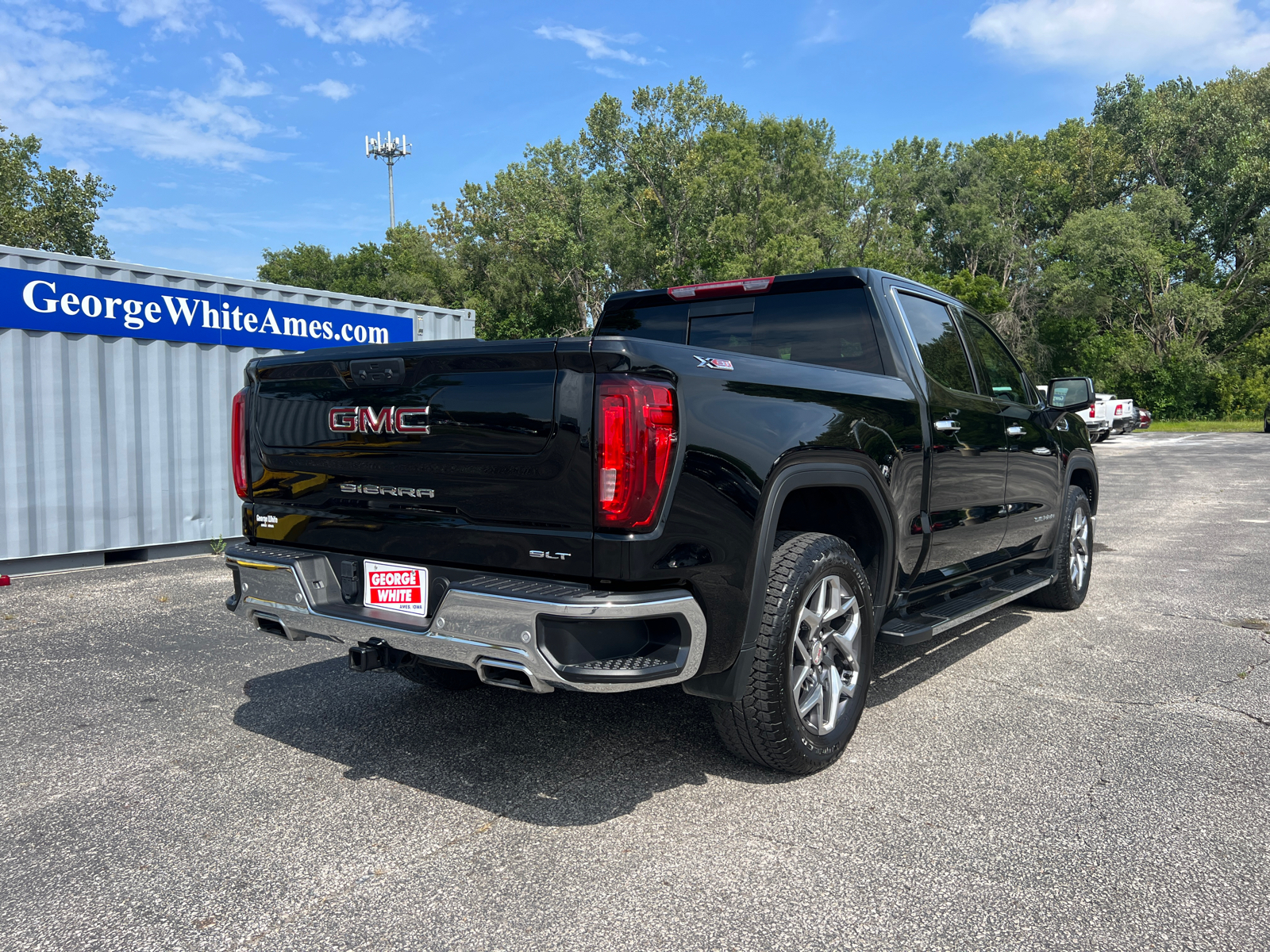 2023 GMC Sierra 1500 SLT 4