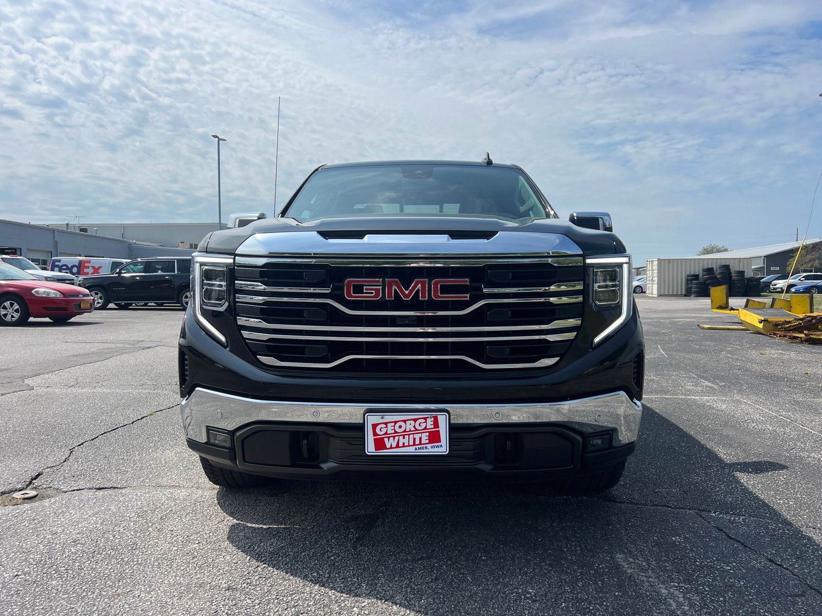 2023 GMC Sierra 1500 SLT 9