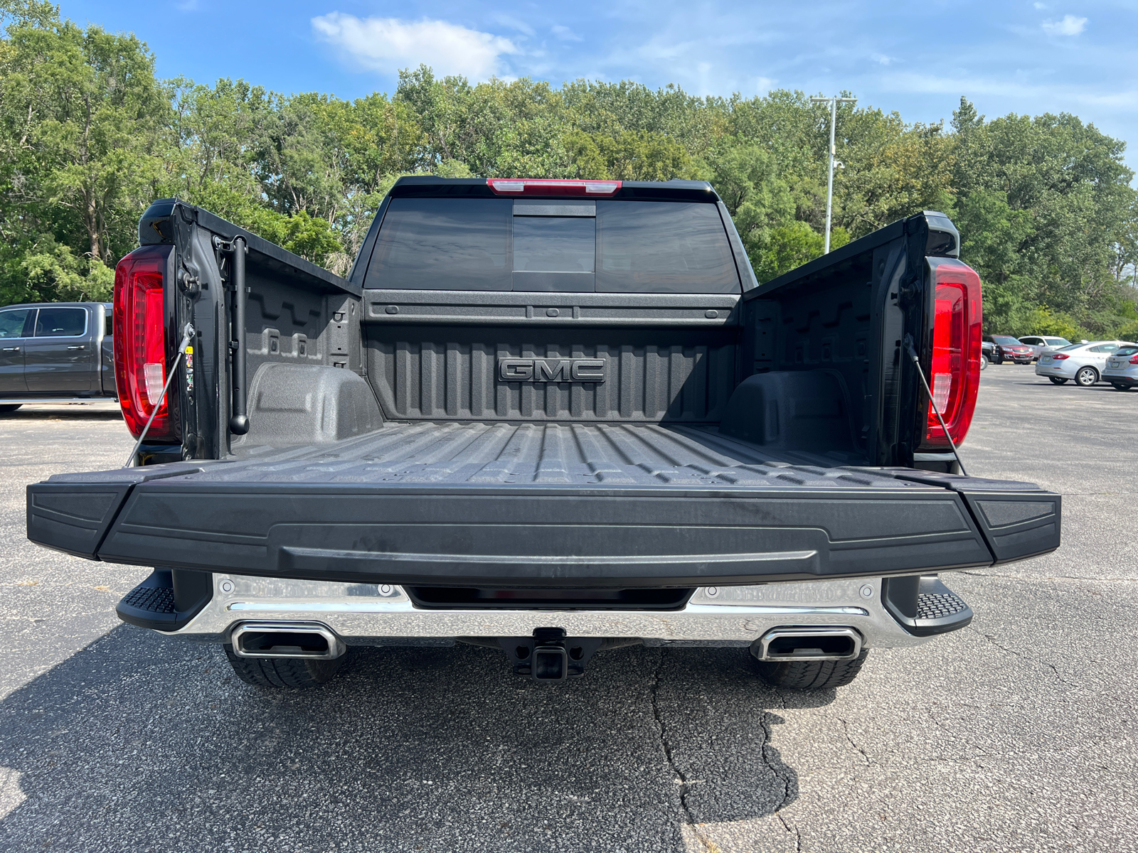 2023 GMC Sierra 1500 SLT 15