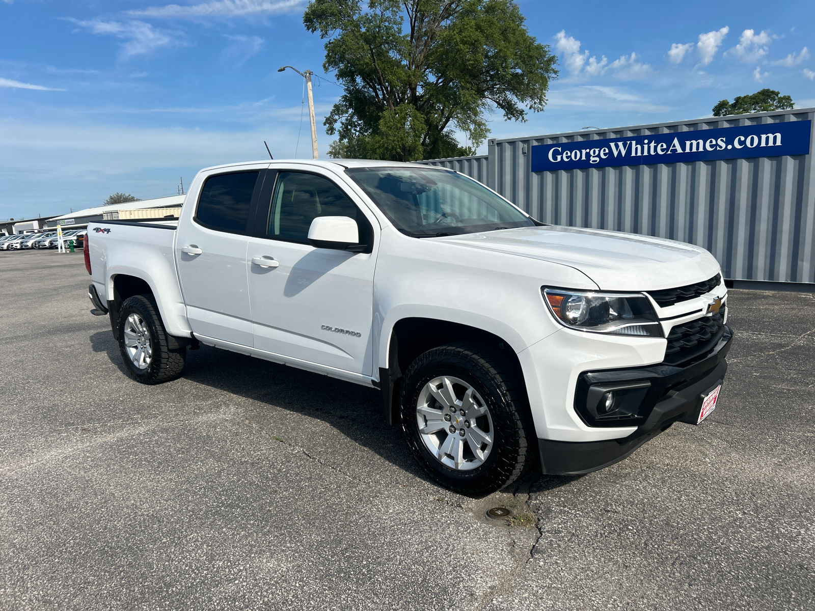 2022 Chevrolet Colorado LT 2