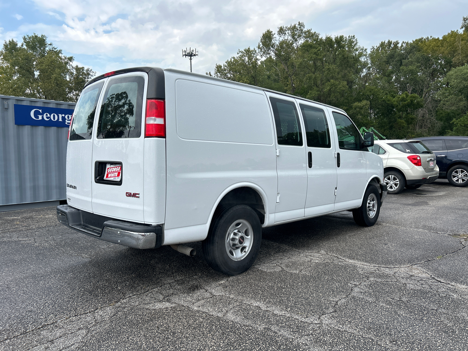 2022 GMC Savana 2500 Work Van 4