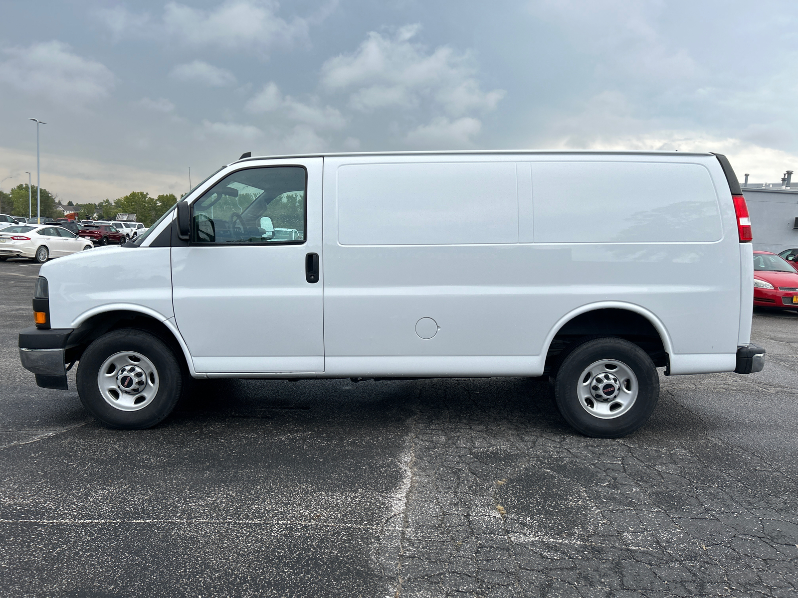 2022 GMC Savana 2500 Work Van 7