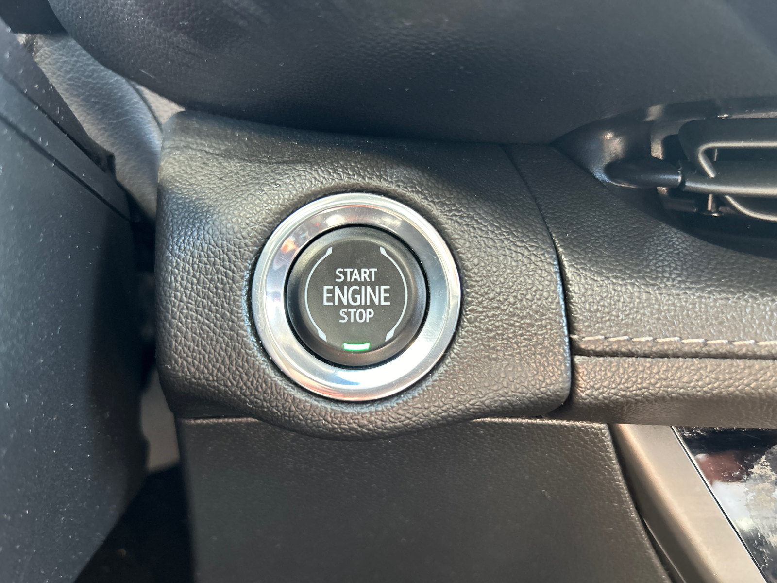 2023 Buick Envision Essence 24