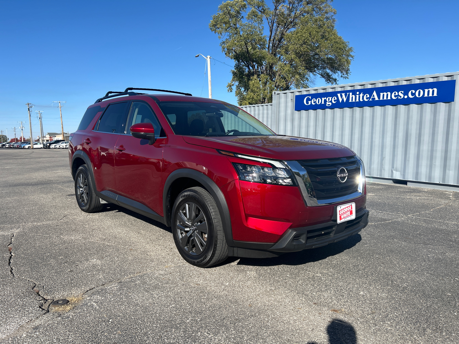 2023 Nissan Pathfinder SV 1