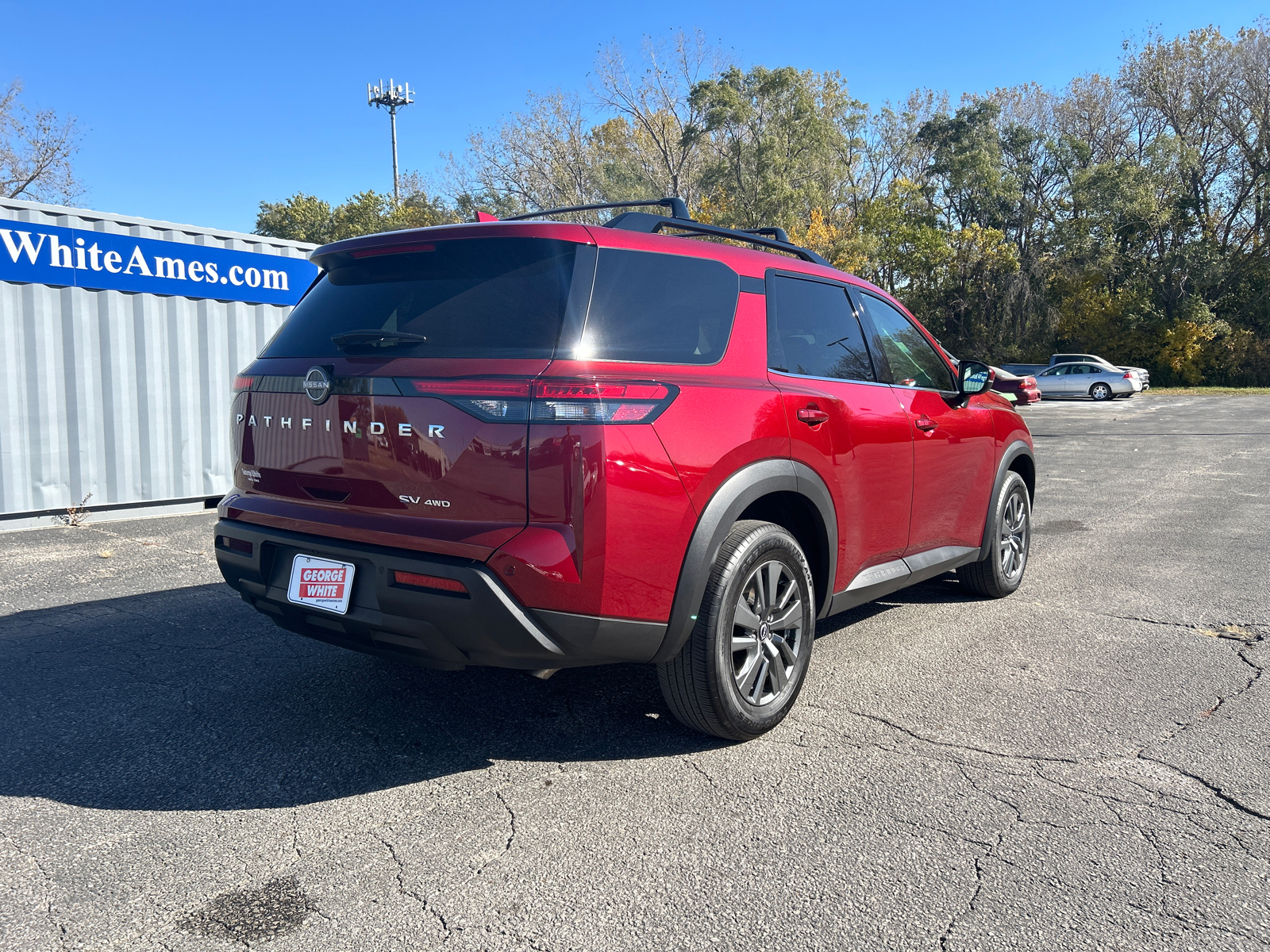 2023 Nissan Pathfinder SV 4