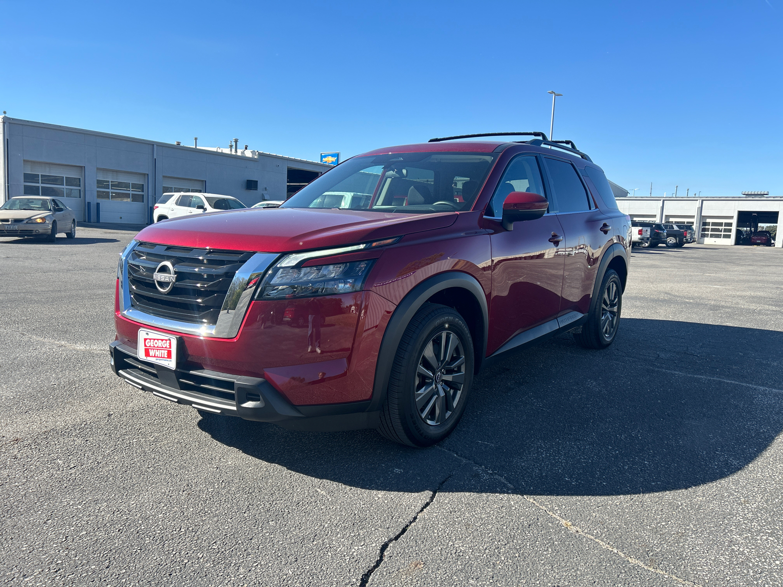 2023 Nissan Pathfinder SV 8