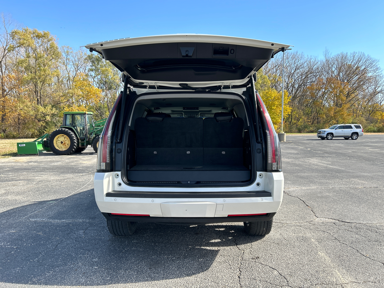 2015 Cadillac Escalade Luxury 16