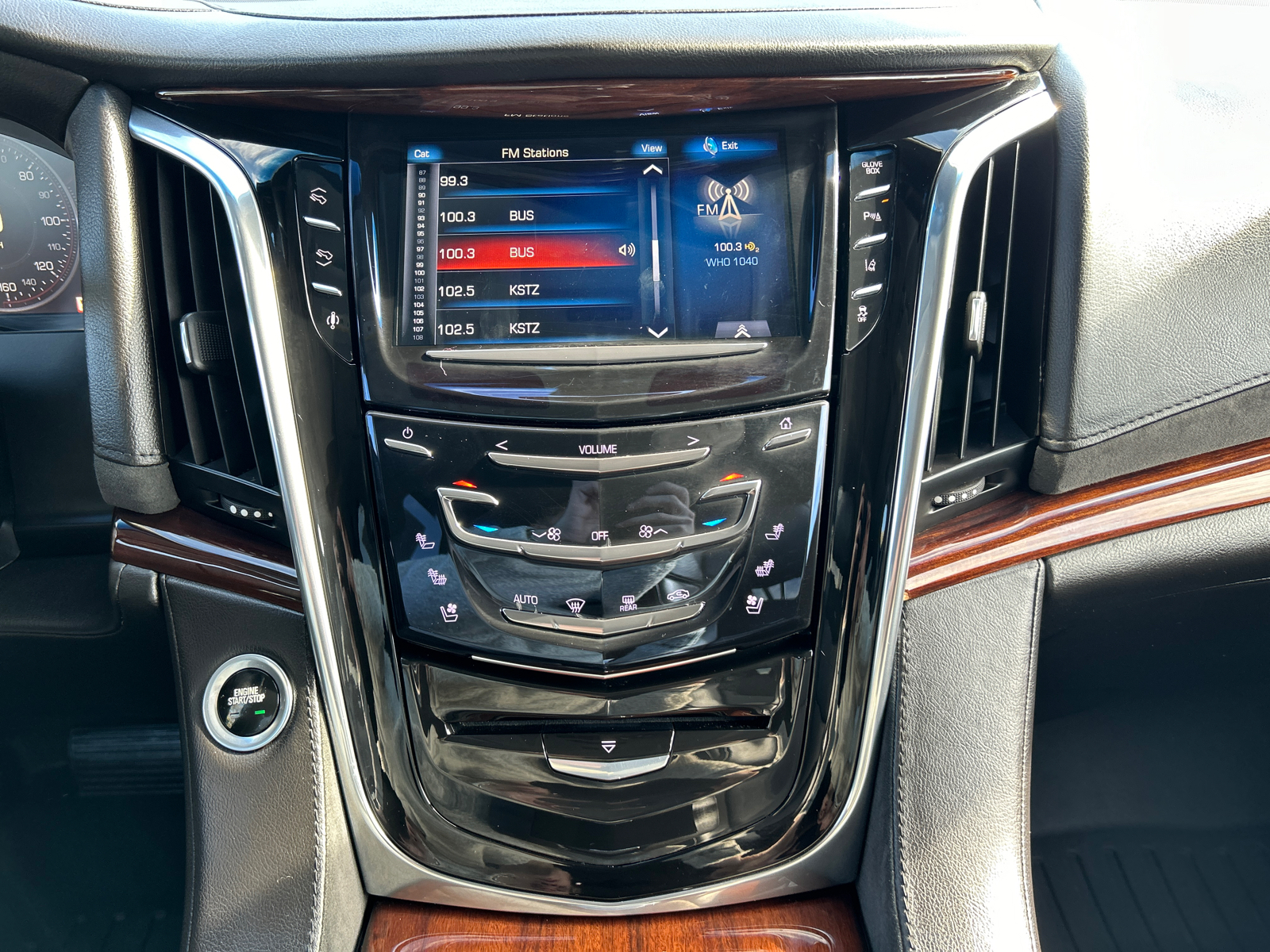 2015 Cadillac Escalade Luxury 26