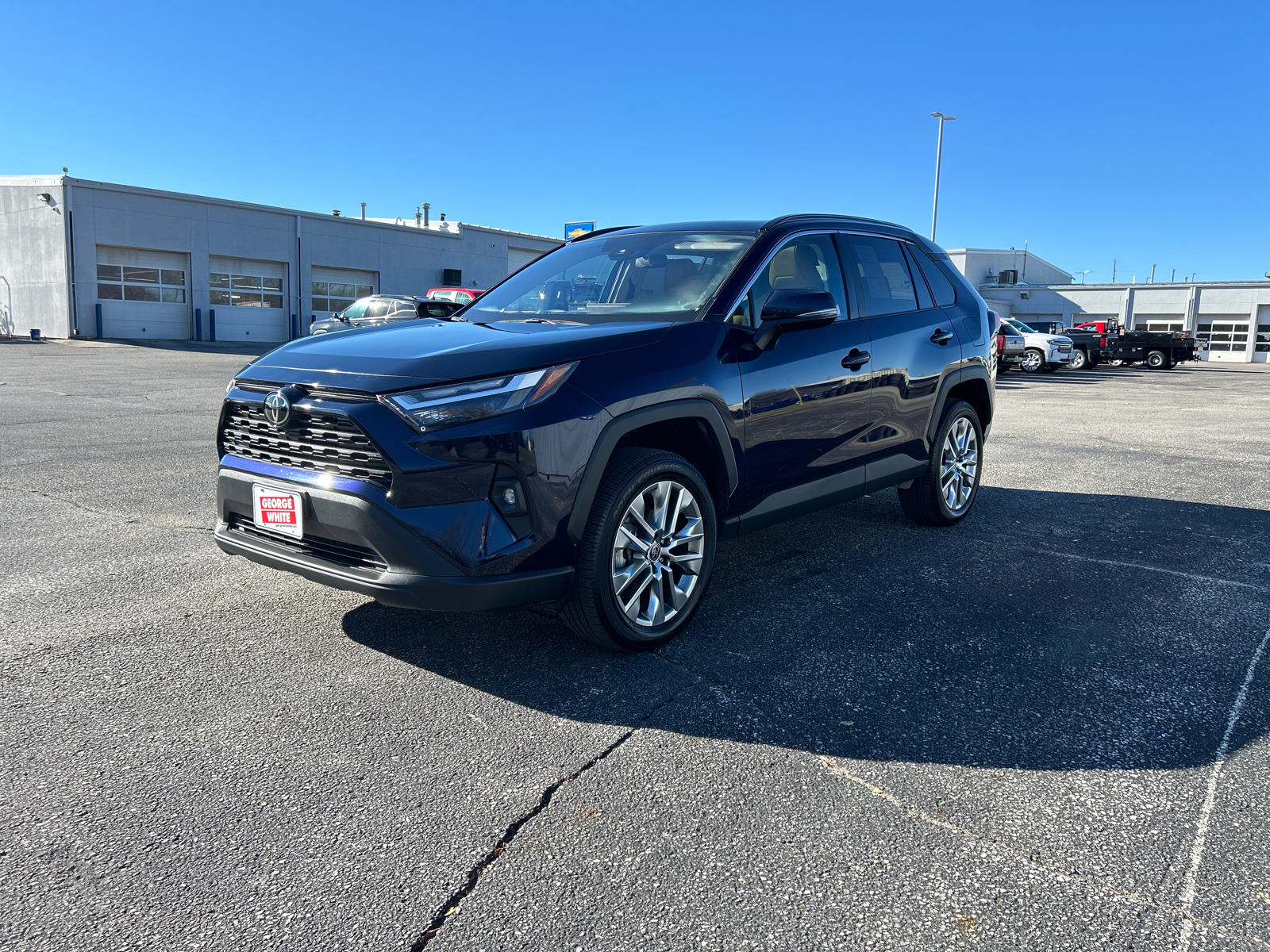 2024 Toyota RAV4 XLE Premium 8