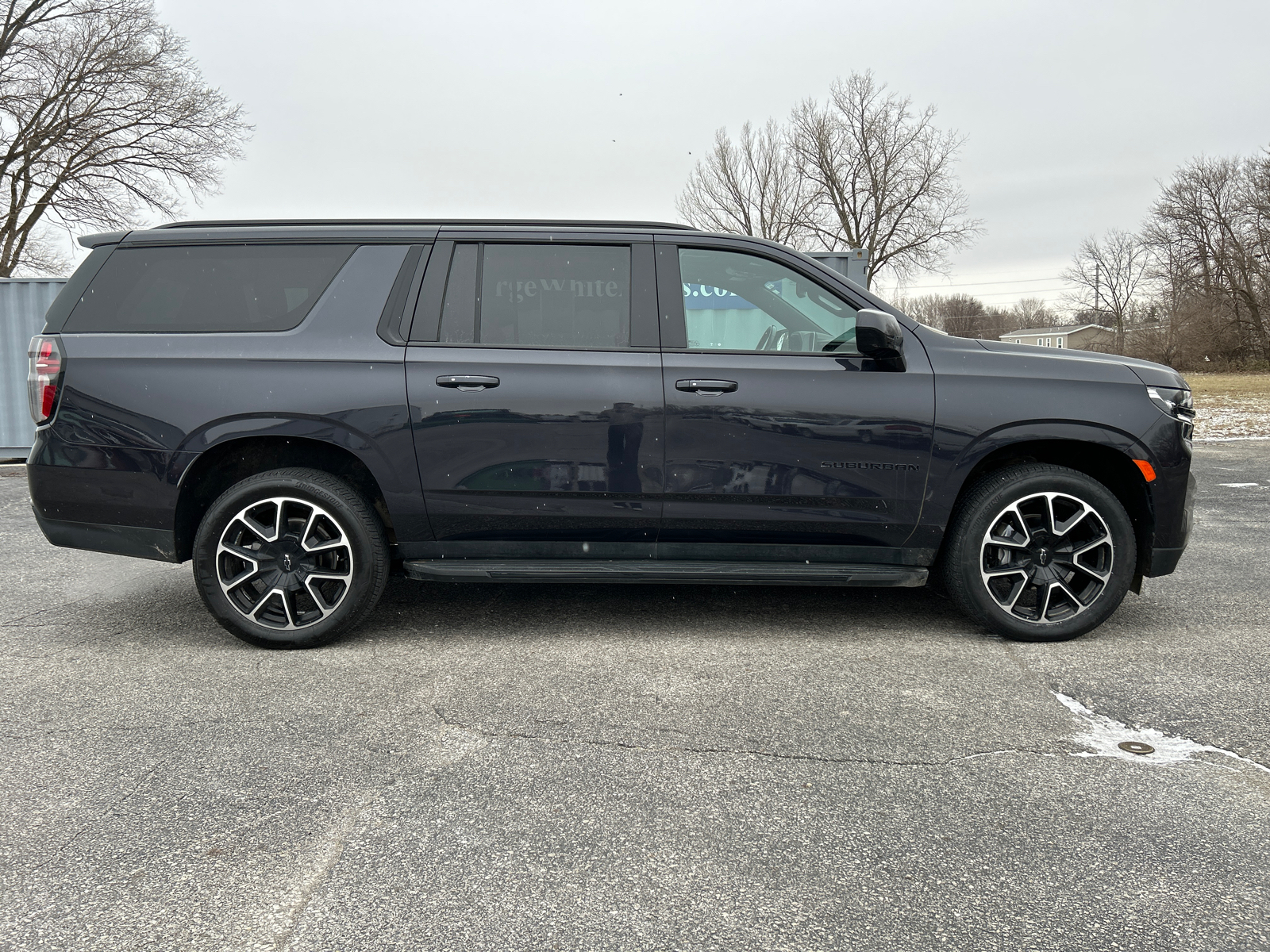 2023 Chevrolet Suburban RST 3