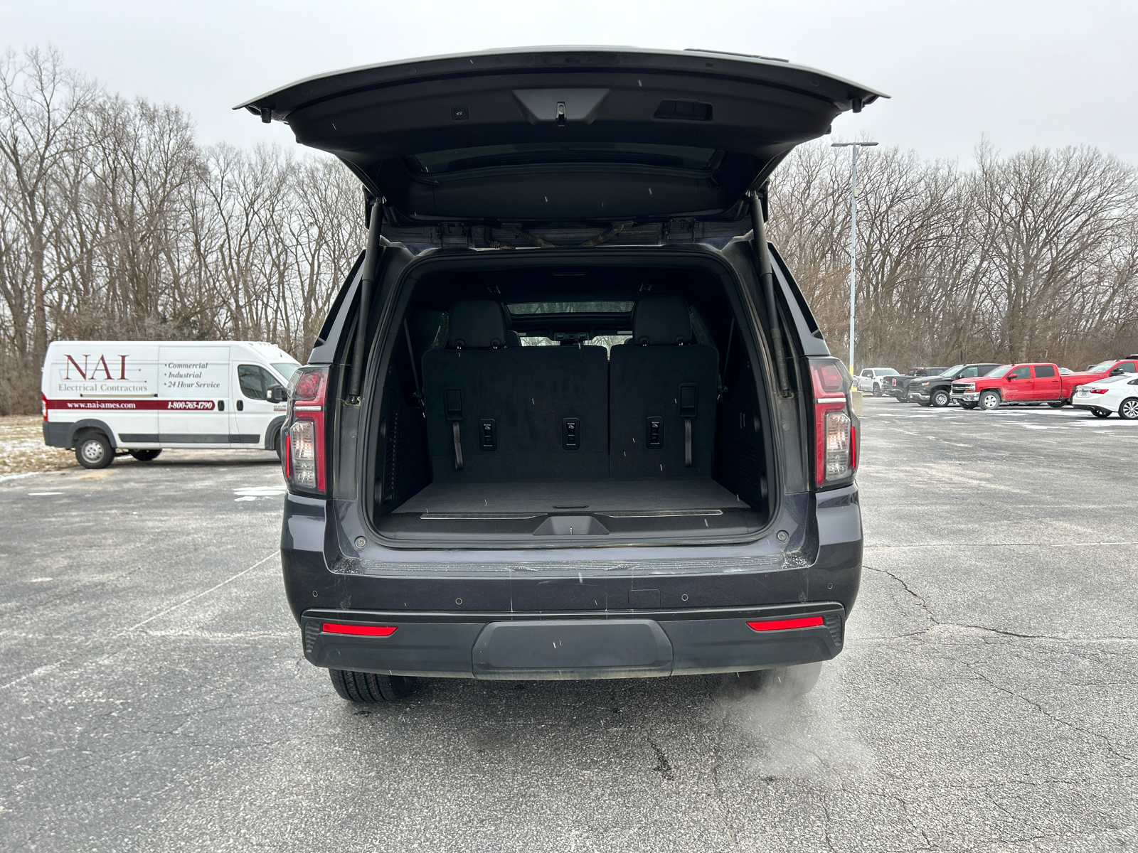 2023 Chevrolet Suburban RST 16