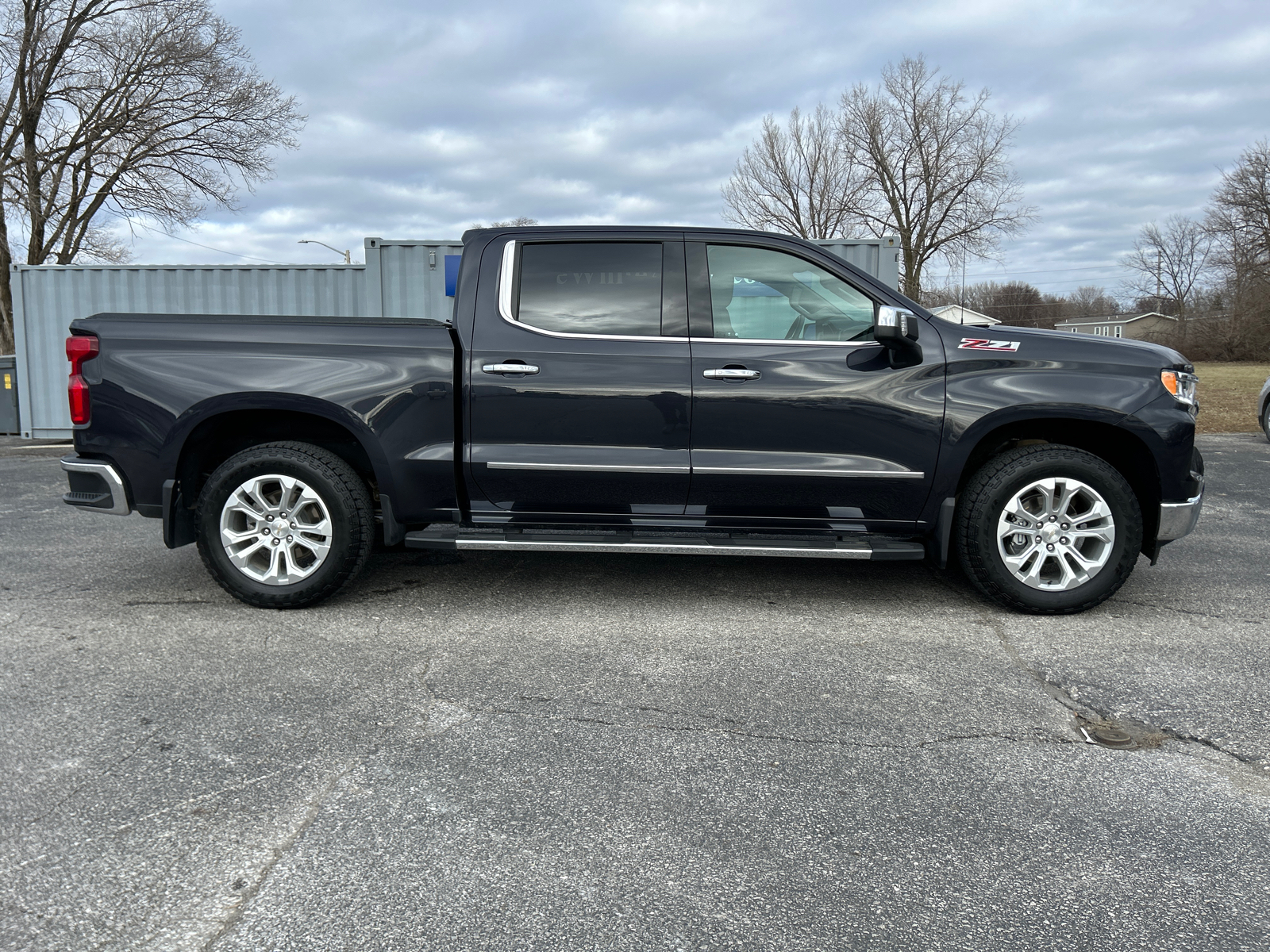 2023 Chevrolet Silverado 1500 LTZ 3