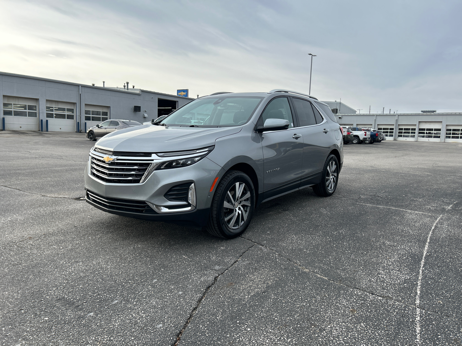 2024 Chevrolet Equinox Premier 8