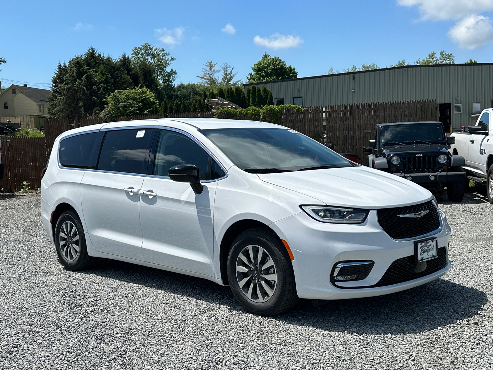 2024 Chrysler Pacifica Hybrid Select 1