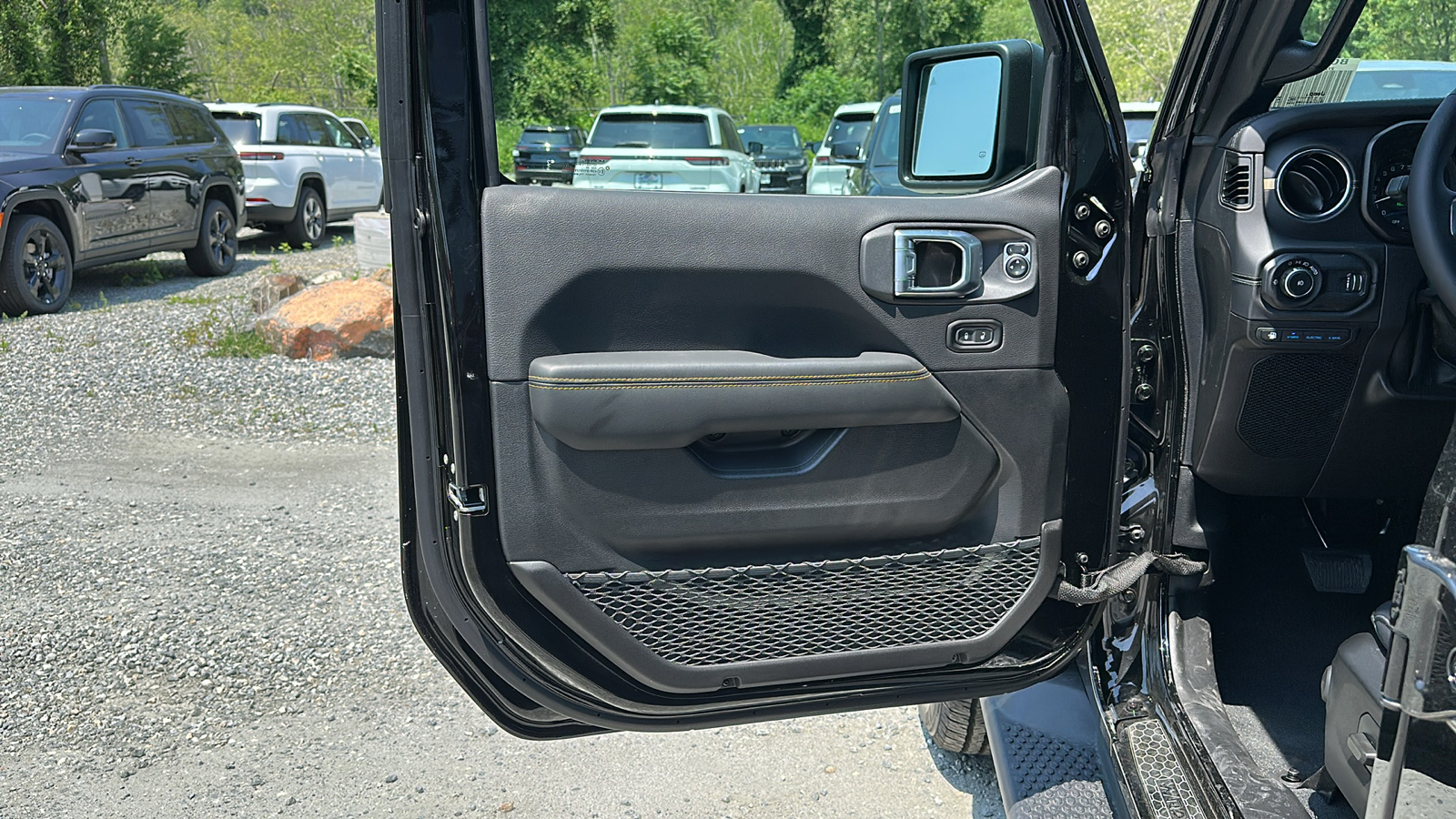 2024 Jeep Wrangler 4xe Sahara 6