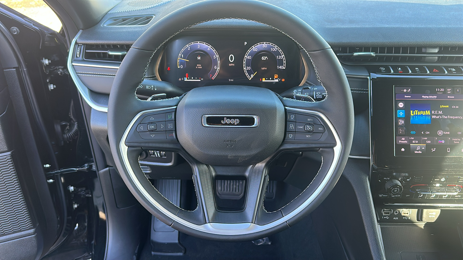 2025 Jeep Grand Cherokee Altitude X 9