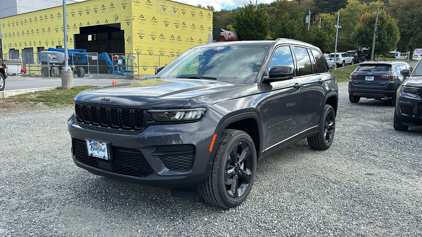 2025 Jeep Grand Cherokee  3