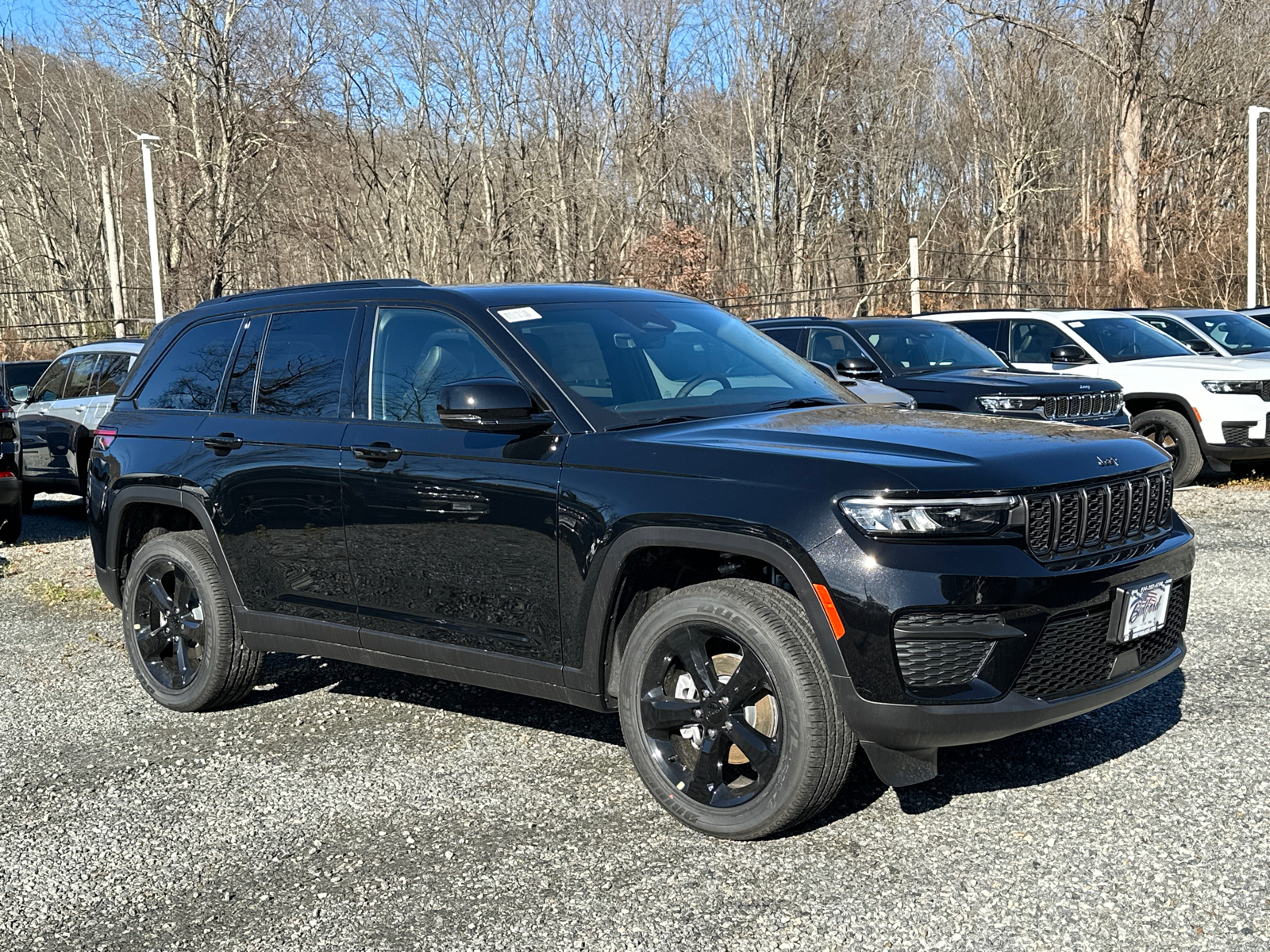 2025 Jeep Grand Cherokee Laredo 1