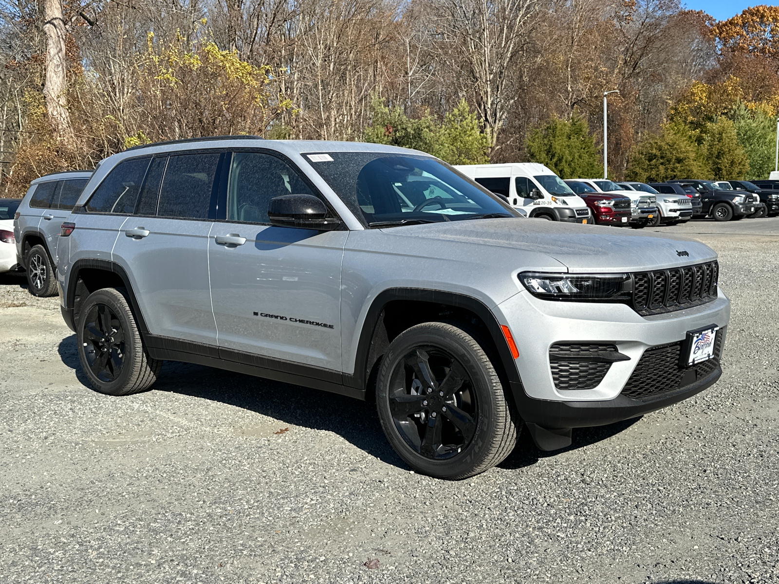 2025 Jeep Grand Cherokee Laredo 1