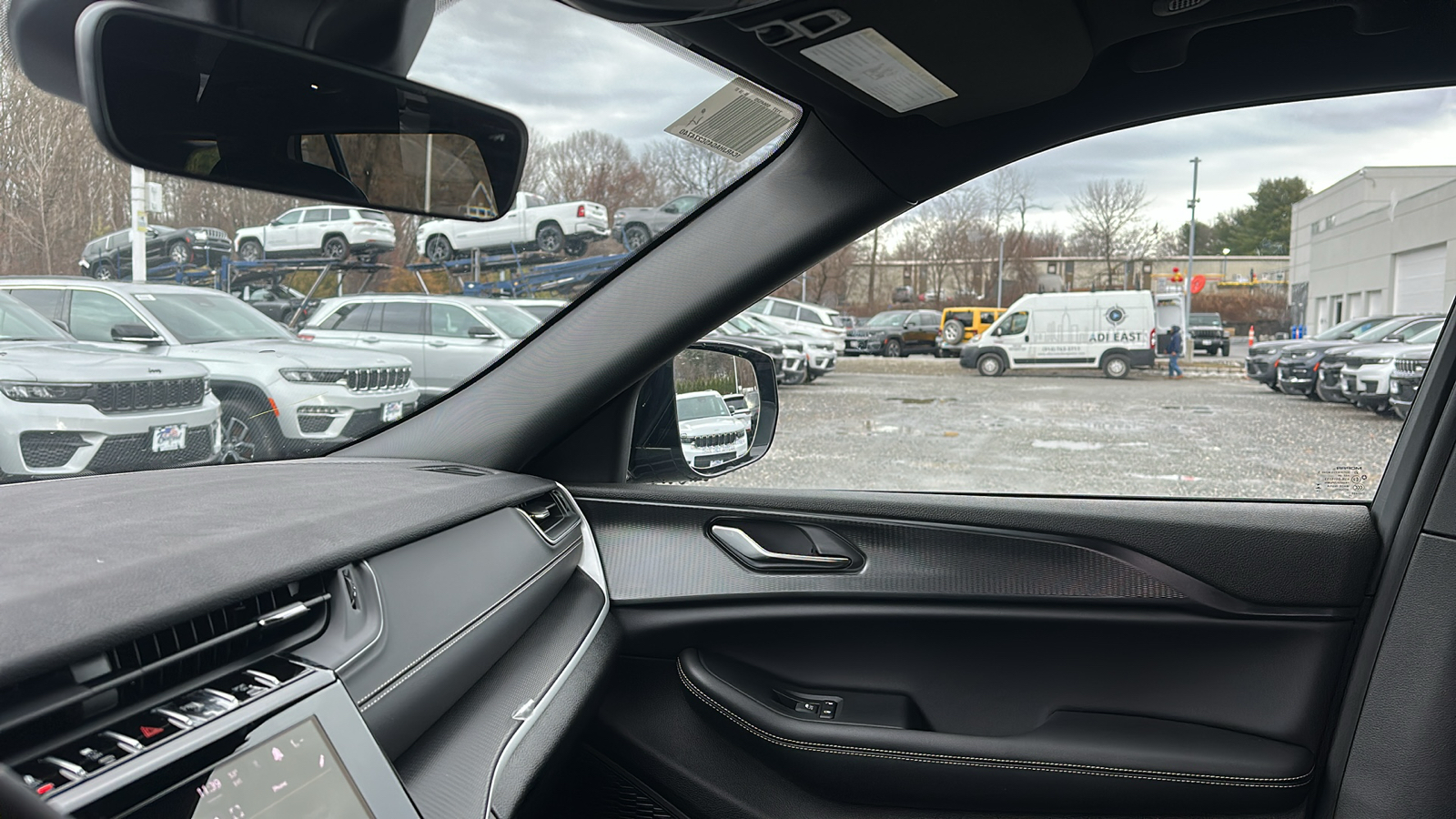 2025 Jeep Grand Cherokee Altitude X 18