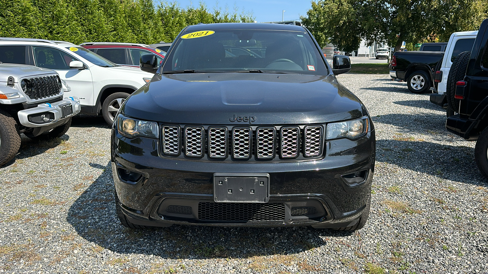 2021 Jeep Grand Cherokee Laredo X 2