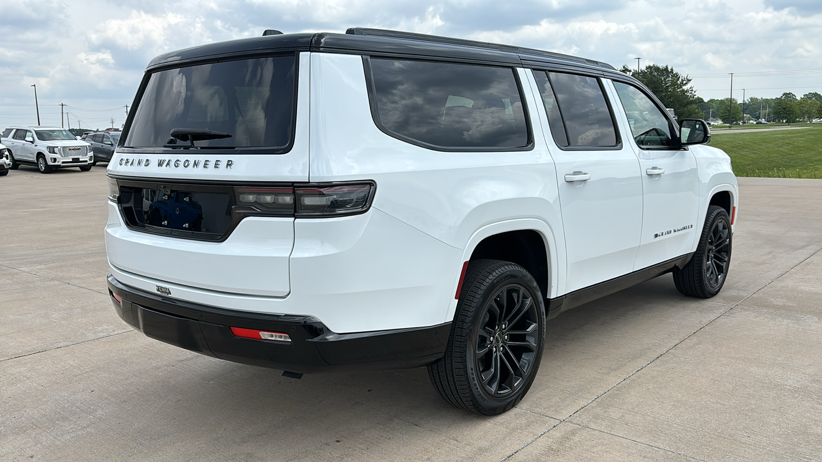 2024 Jeep Grand Wagoneer L Series II 8