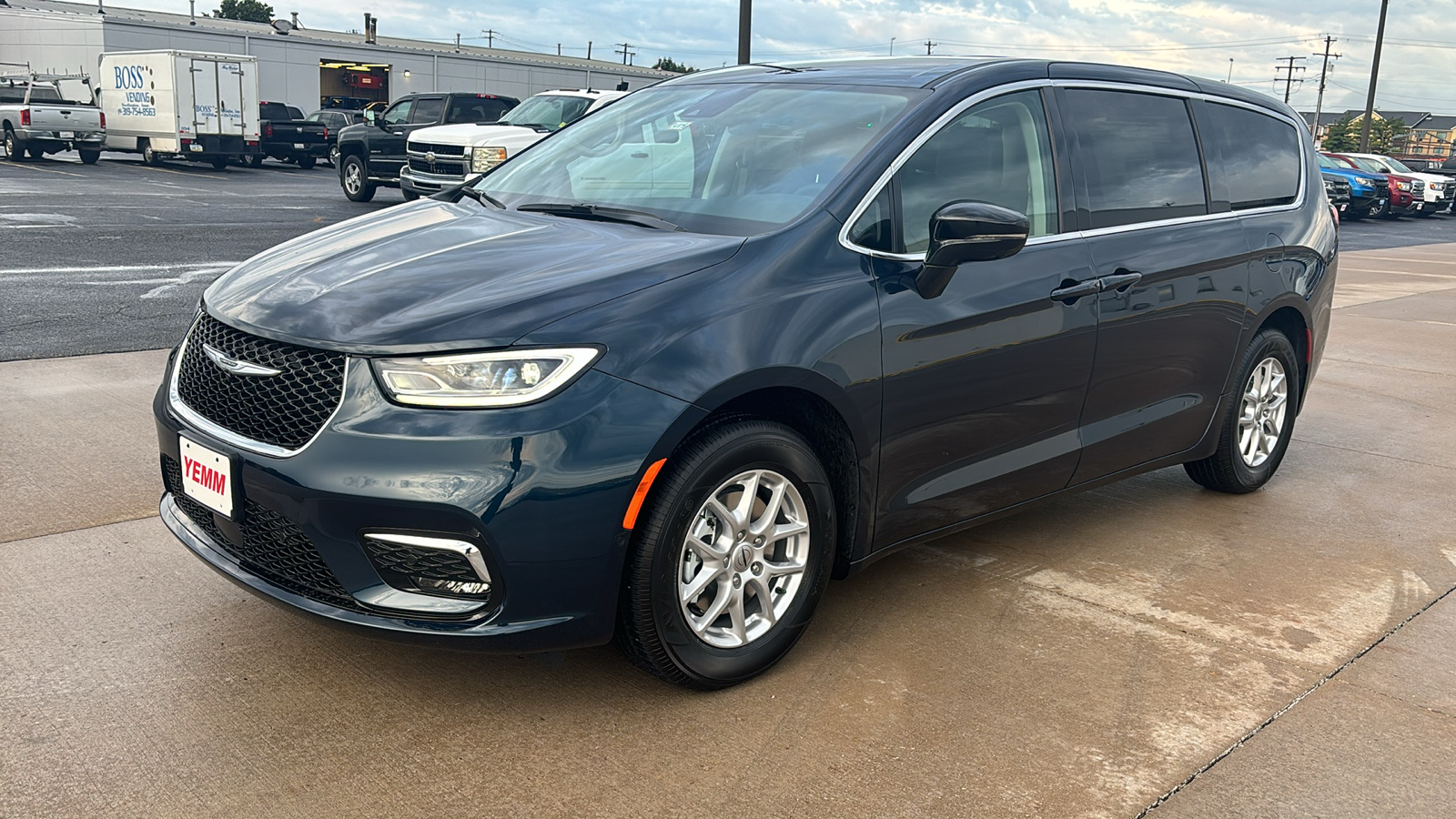 2024 Chrysler Pacifica Touring L 4