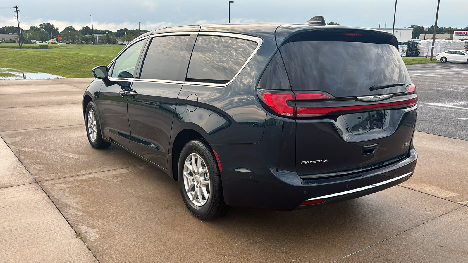 2024 Chrysler Pacifica Touring L 6